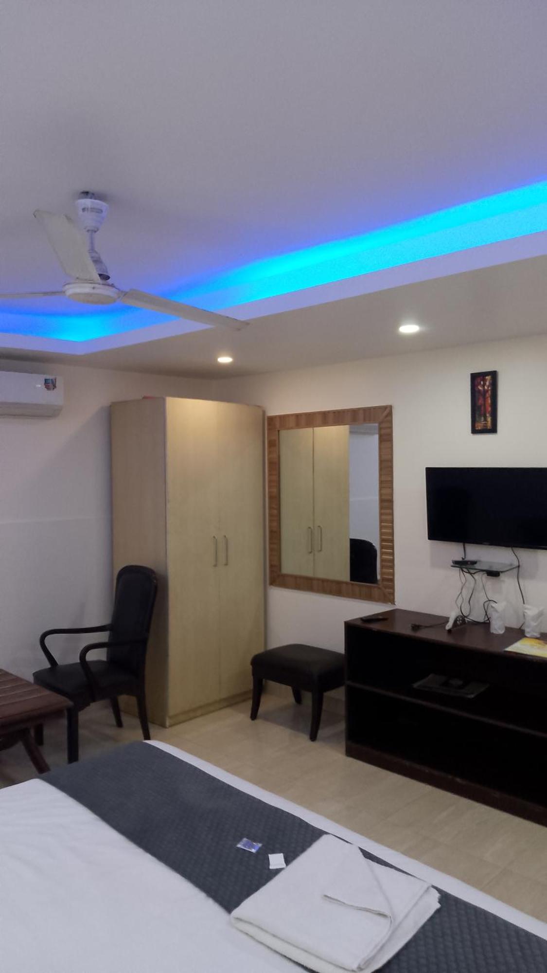 Airport Hotel Mahal New Delhi Exterior foto