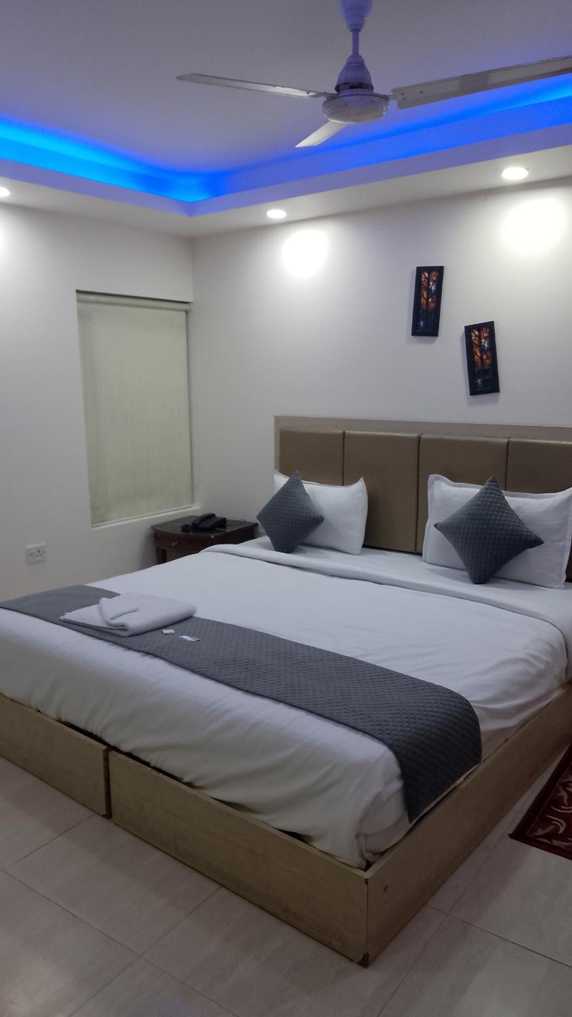 Airport Hotel Mahal New Delhi Exterior foto