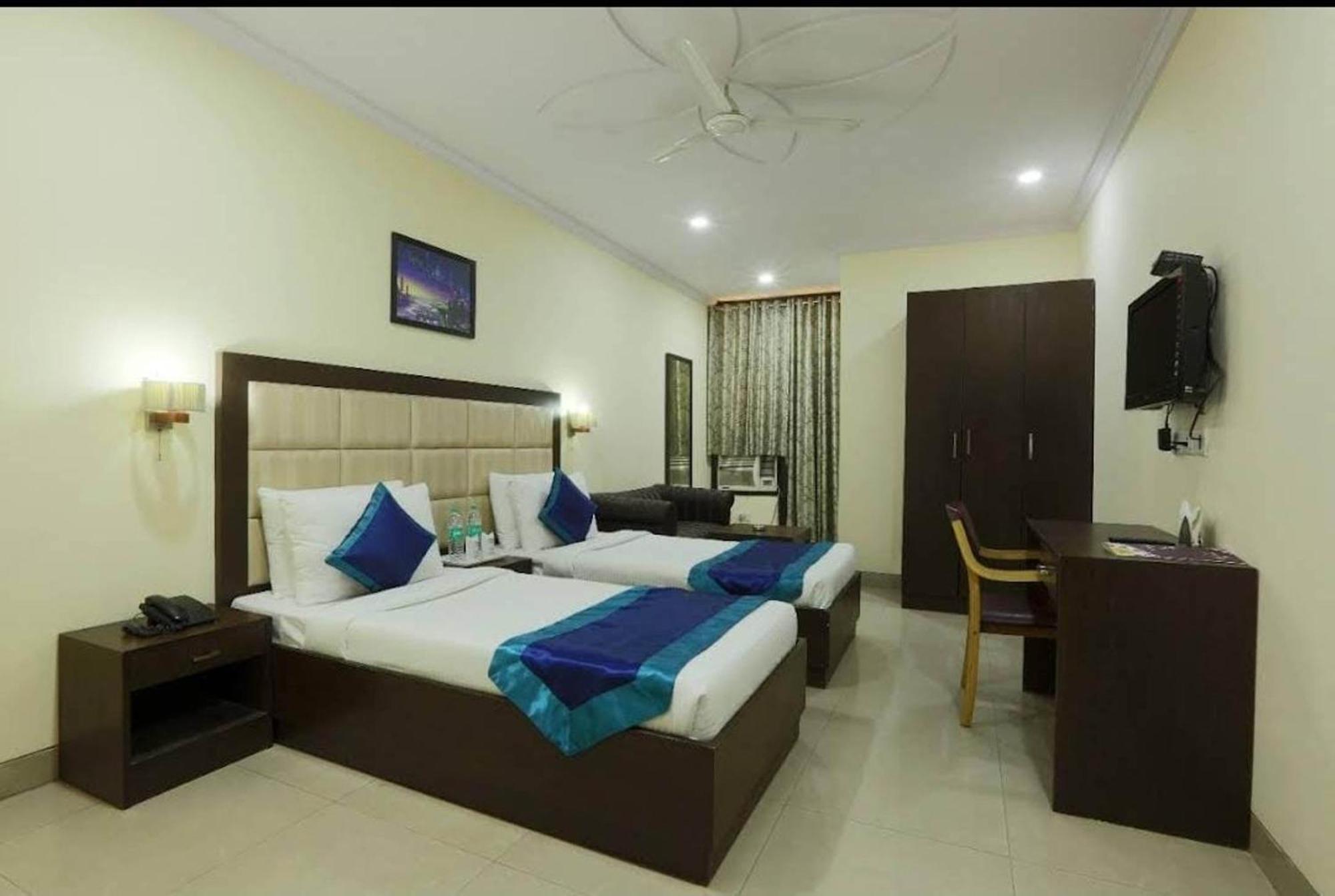 Airport Hotel Mahal New Delhi Exterior foto