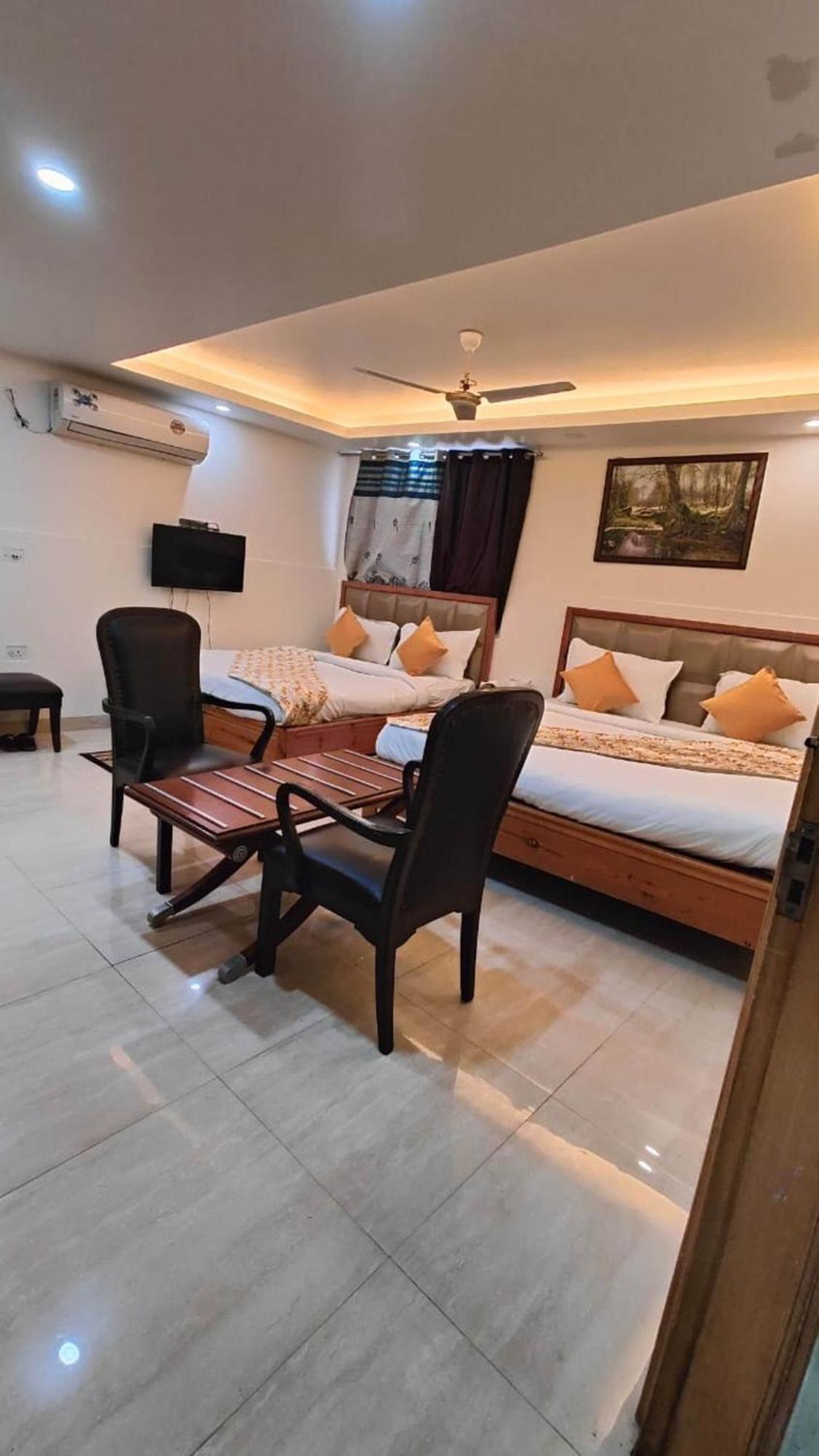 Airport Hotel Mahal New Delhi Exterior foto