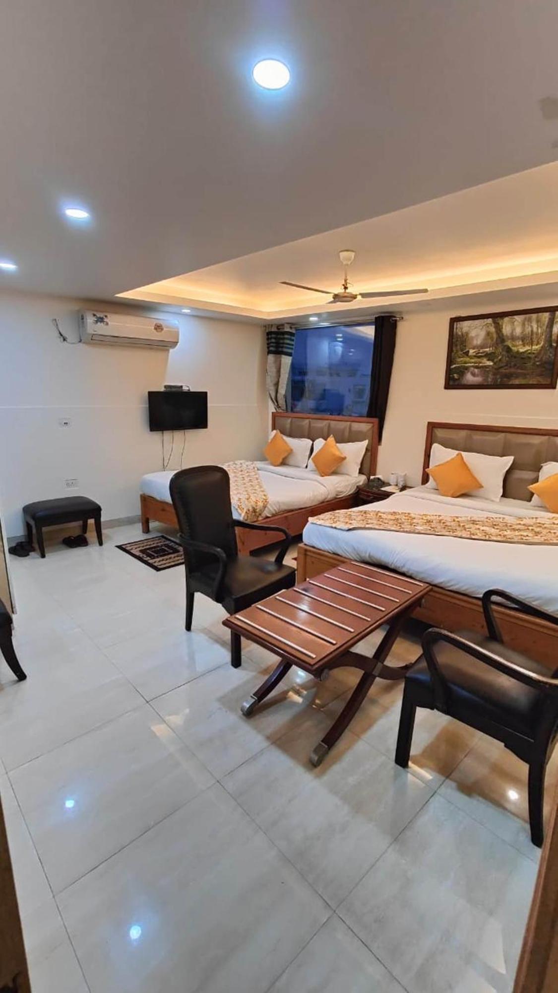 Airport Hotel Mahal New Delhi Exterior foto