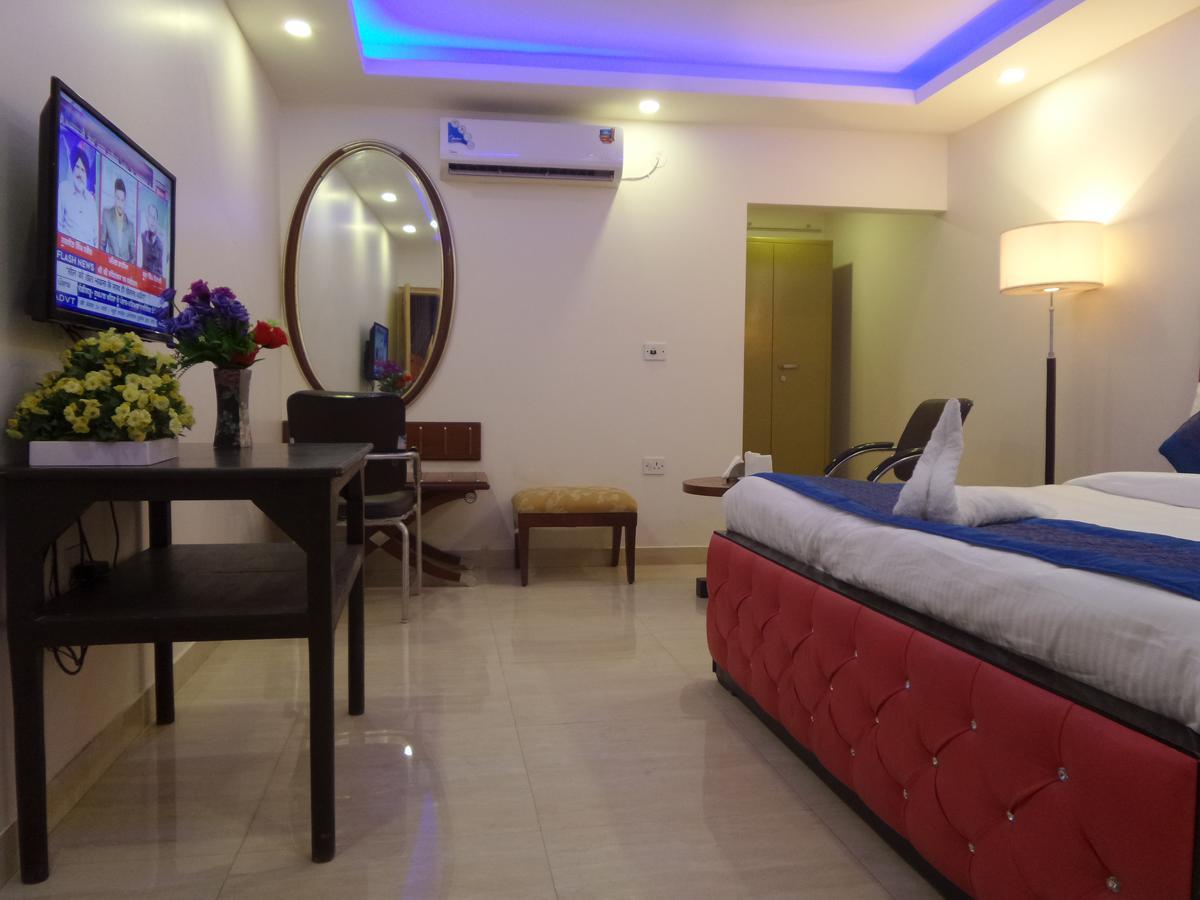 Airport Hotel Mahal New Delhi Exterior foto